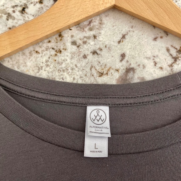 Mushpa y Mensa Artisan Tee with Sweet Robot Graphic ~ Size L - Picture 6 of 7